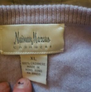 Neiman Marcus lavender cashmere sweater